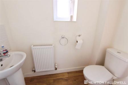 2 bedroom Semi-detached house to let in Bath Close, Bourne, PE10