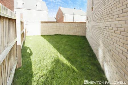 2 bedroom Semi-detached house to let in Bath Close, Bourne, PE10