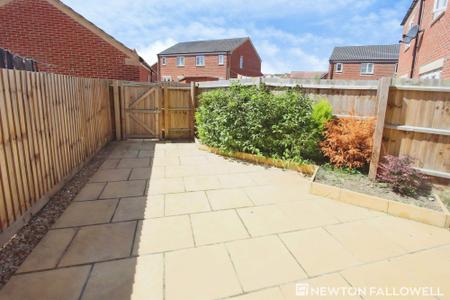 2 bedroom Semi-detached house to let in Bath Close, Bourne, PE10