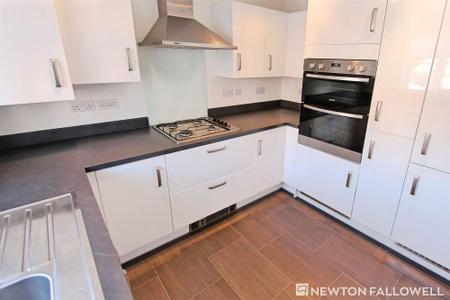 2 bedroom Semi-detached house to let in Bath Close, Bourne, PE10