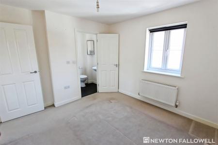 2 bedroom Semi-detached house to let in Bath Close, Bourne, PE10