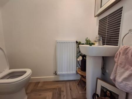 3 bedroom Semi-detached house for sale in Lingfield Park, Bourne, PE10
