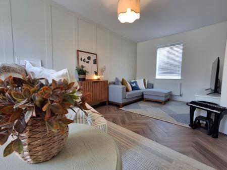3 bedroom Semi-detached house for sale in Lingfield Park, Bourne, PE10