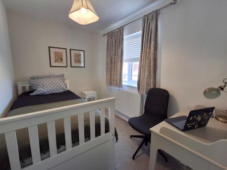 3 bedroom Semi-detached house for sale in Lingfield Park, Bourne, PE10