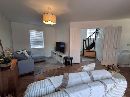 3 bedroom Semi-detached house for sale in Lingfield Park, Bourne, PE10