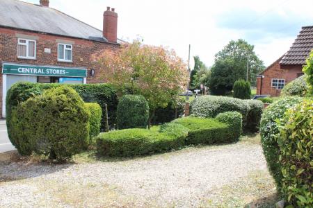 2 bedroom Detached bungalow to let in High Street, North Kelsey, LN7