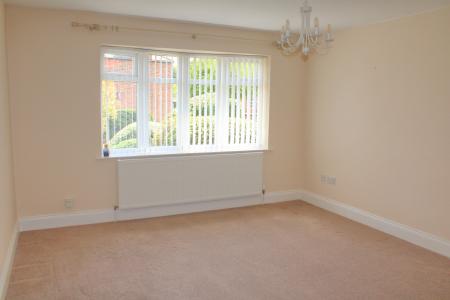 2 bedroom Detached bungalow to let in High Street, North Kelsey, LN7