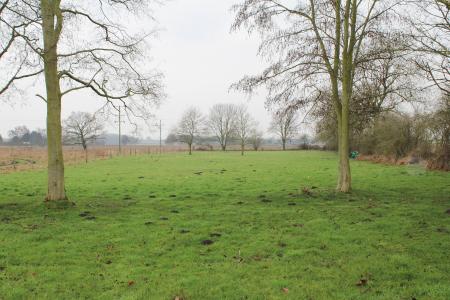 4 bedroom Bungalow for sale in Brigg Road, Moortown, LN7