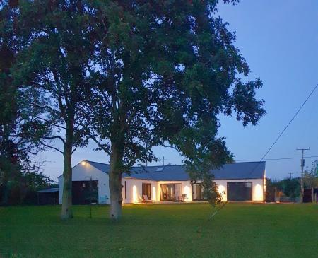 4 bedroom Bungalow for sale in Brigg Road, Moortown, LN7