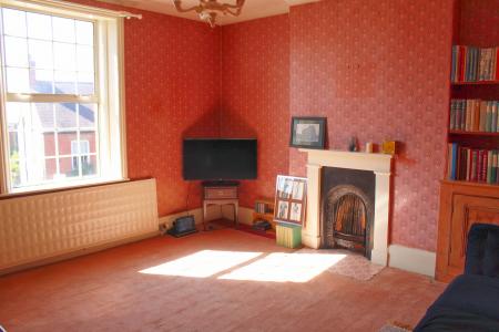 4 bedroom Semi-detached house for sale in Chapel Street, Caistor, LN7