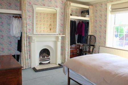 4 bedroom Semi-detached house for sale in Chapel Street, Caistor, LN7