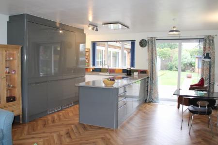 2 bedroom Bungalow for sale in Church Lane, Saxby All Saints, DN20