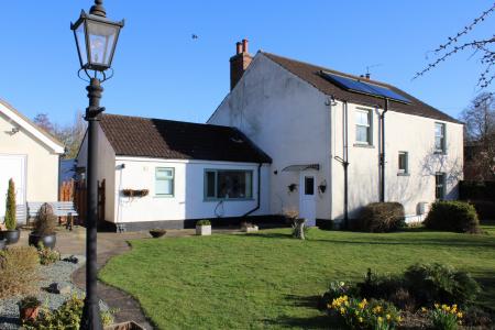 4 bedroom Detached house for sale in Cooks Lane, Nettleton, LN7