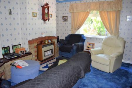 2 bedroom Semi-detached house for sale in Ermine Street, Broughton, DN20