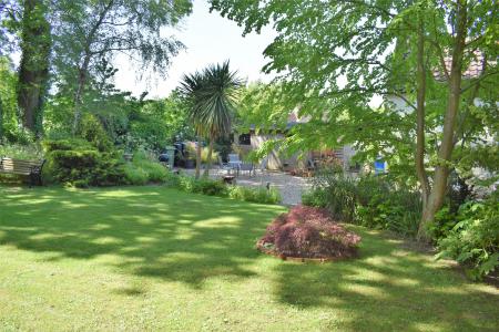 4 bedroom Cottage for sale in High Street, Snitterby, DN21