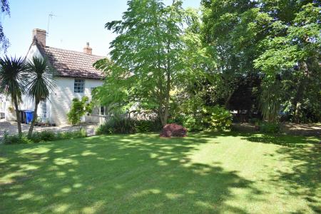 4 bedroom Cottage for sale in High Street, Snitterby, DN21