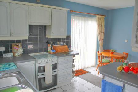 3 bedroom Semi-detached bungalow for sale in Kent Drive, Hibaldstow, DN20