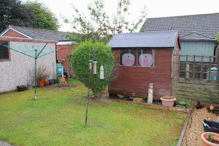 3 bedroom Semi-detached bungalow for sale in Kent Drive, Hibaldstow, DN20