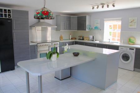 5 bedroom Detached house for sale in Kirton Road, Greetwell, DN20