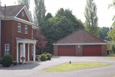 5 bedroom Detached house for sale in Kirton Road, Greetwell, DN20