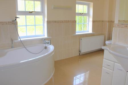 5 bedroom Detached house for sale in Kirton Road, Greetwell, DN20