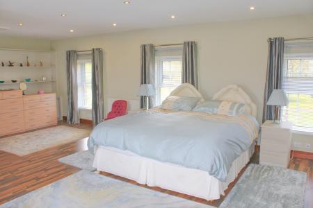 5 bedroom Detached house for sale in Kirton Road, Greetwell, DN20