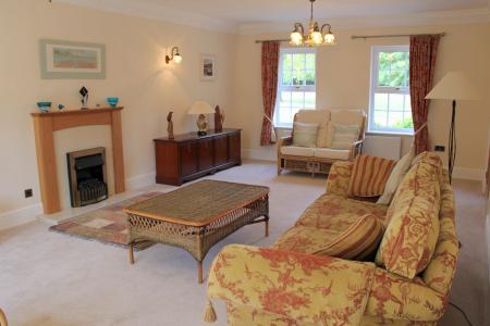 5 bedroom Detached house for sale in Kirton Road, Greetwell, DN20