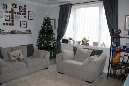 2 bedroom Terraced House for sale in Lincoln Crescent, Kirton Lindsey, DN21