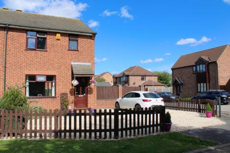 3 bedroom Semi-detached house for sale in Mill Close, Scawby Brook, DN20