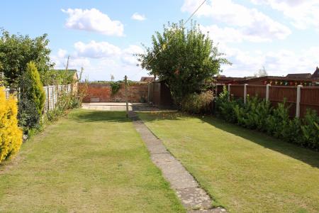 3 bedroom Semi-detached house for sale in North Cliff Road, Kirton Lindsey, DN21