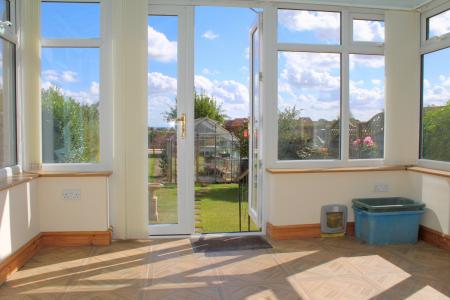 3 bedroom Semi-detached house for sale in North Cliff Road, Kirton Lindsey, DN21