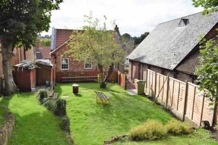 4 bedroom Detached house for sale in Plough Hill, Caistor, LN7