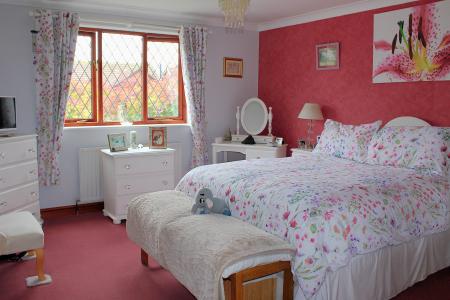 4 bedroom Detached house for sale in Woodland View, Barnetby, DN38