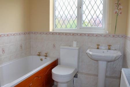 3 bedroom Detached house for sale in Woodland View, Barnetby, DN38