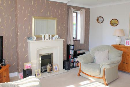 3 bedroom Detached bungalow for sale in Woods Meadow, Hibaldstow, DN20