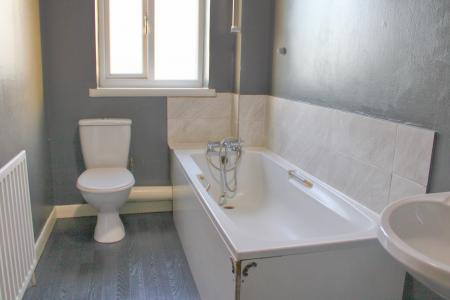 3 bedroom Semi-detached house for sale in Yarborough Crescent, Broughton, DN20