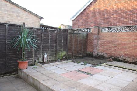 3 bedroom Semi-detached house for sale in Yarborough Crescent, Broughton, DN20