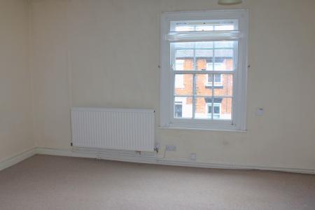 2 bedroom Terraced House for sale in Queen Street, Brigg, DN20