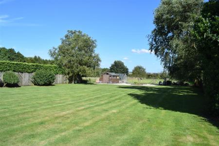 4 bedroom Detached house for sale in Owmby Lane, Market Rasen, LN7