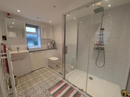 3 bedroom Bungalow for sale in Main Street, Worlaby, DN20