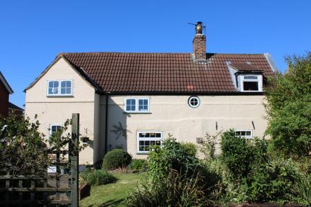 3 bedroom Cottage for sale in South Street, Barnetby, DN38