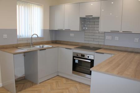 2 bedroom Semi-detached house for sale in Waters Edge, Scawby Brook, DN20