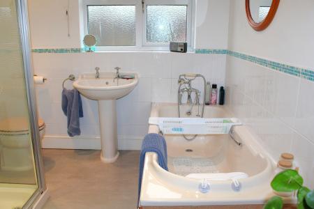 4 bedroom Detached house for sale in New Street, Elsham, DN20