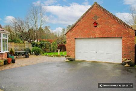 4 bedroom Detached house for sale in New Street, Elsham, DN20