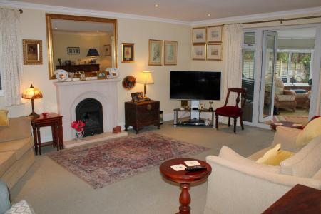 4 bedroom Detached house for sale in New Street, Elsham, DN20