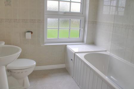 2 bedroom Terraced House for sale in The Green, Waddingham, DN21