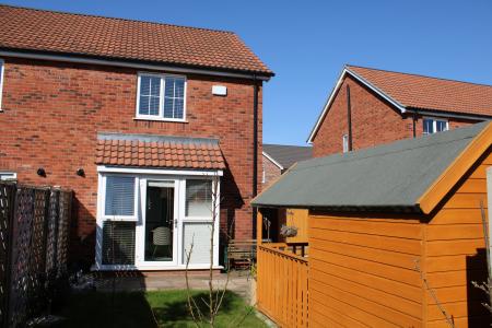2 bedroom Semi-detached house for sale in Elswick Hopper Close, Brigg, Brigg, DN20