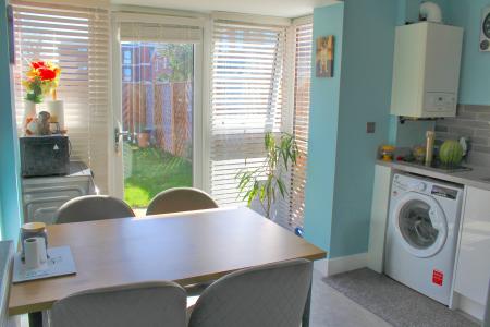 2 bedroom Semi-detached house for sale in Elswick Hopper Close, Brigg, Brigg, DN20