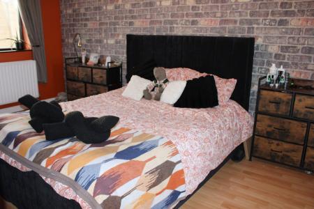 4 bedroom Semi-detached house for sale in Maple Close, Brigg, DN20