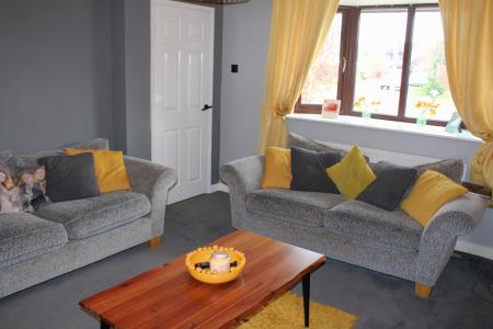 4 bedroom Semi-detached house for sale in Maple Close, Brigg, DN20